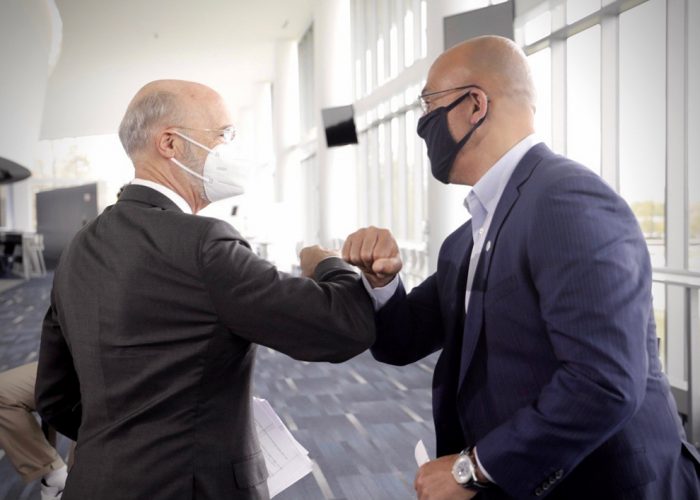 Gov. Wolf visits Penn State to encourage vaccinations